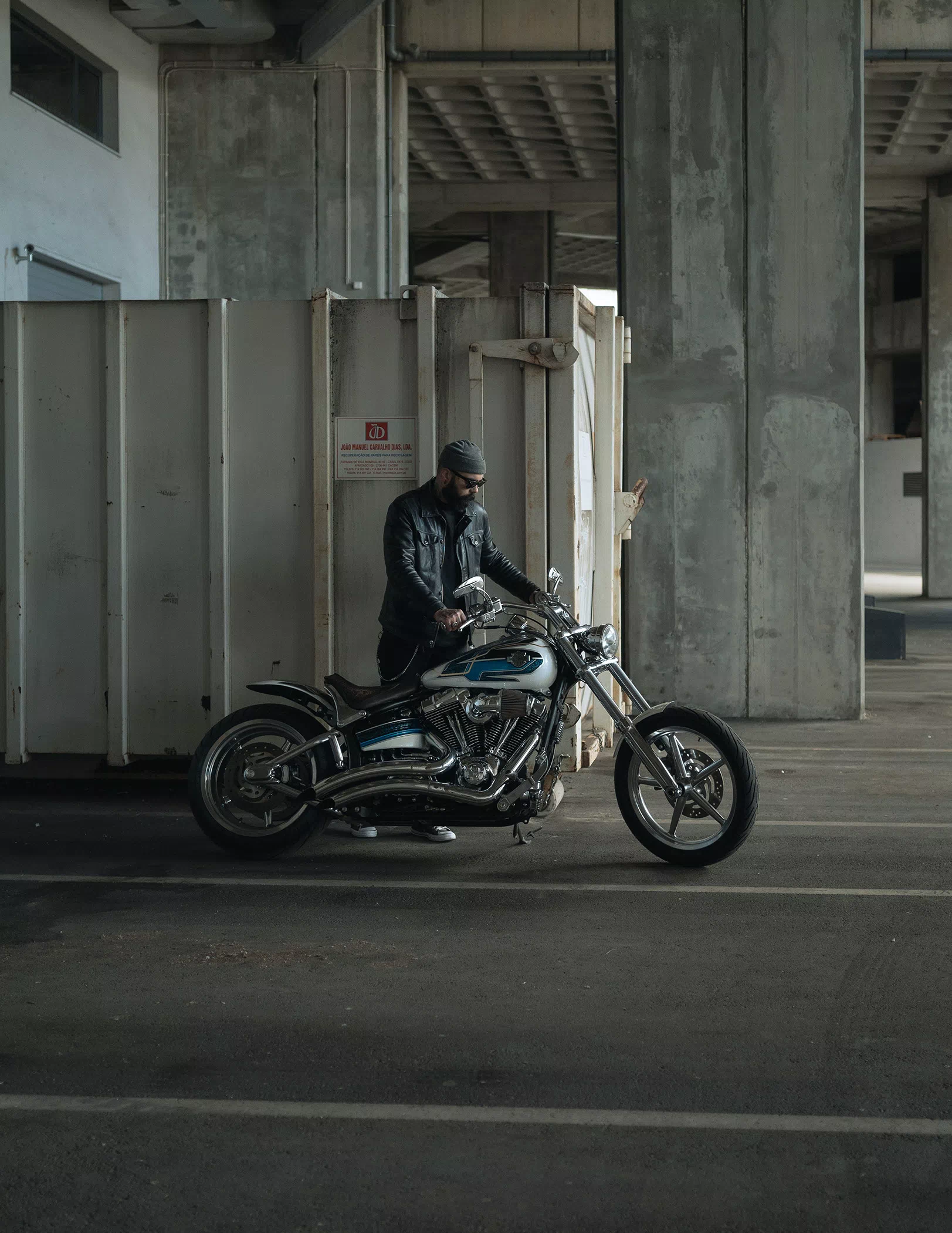 Unik-Motorcycles-Harley-Davidson-Rocker-DEEP-BLUE-005