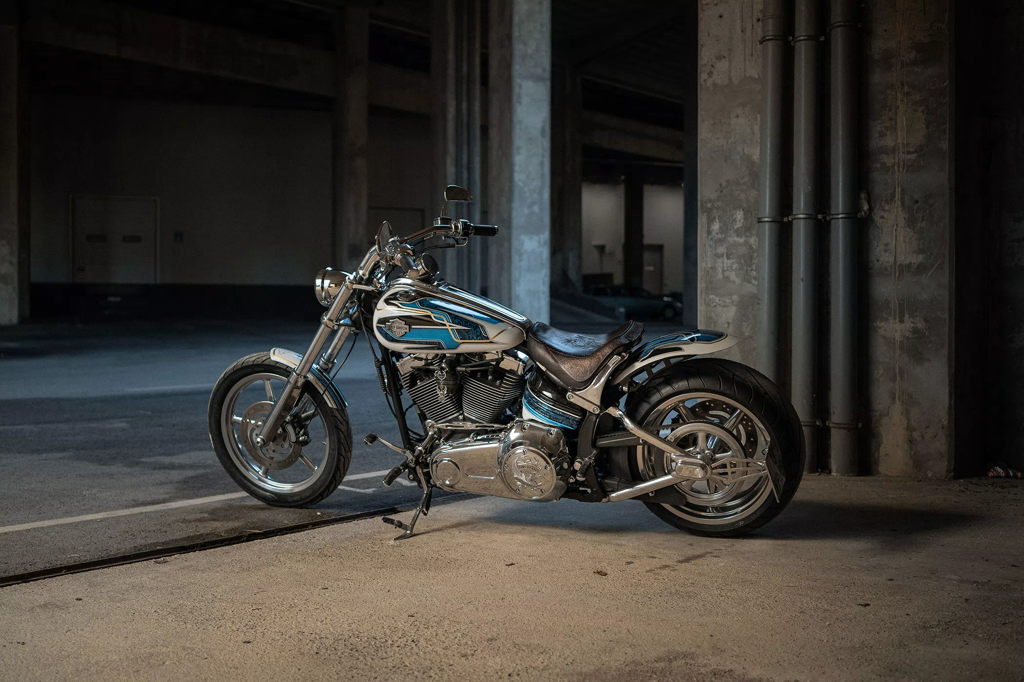 Unik-Motorcycles-Harley-Davidson-Rocker-DEEP-BLUE-016