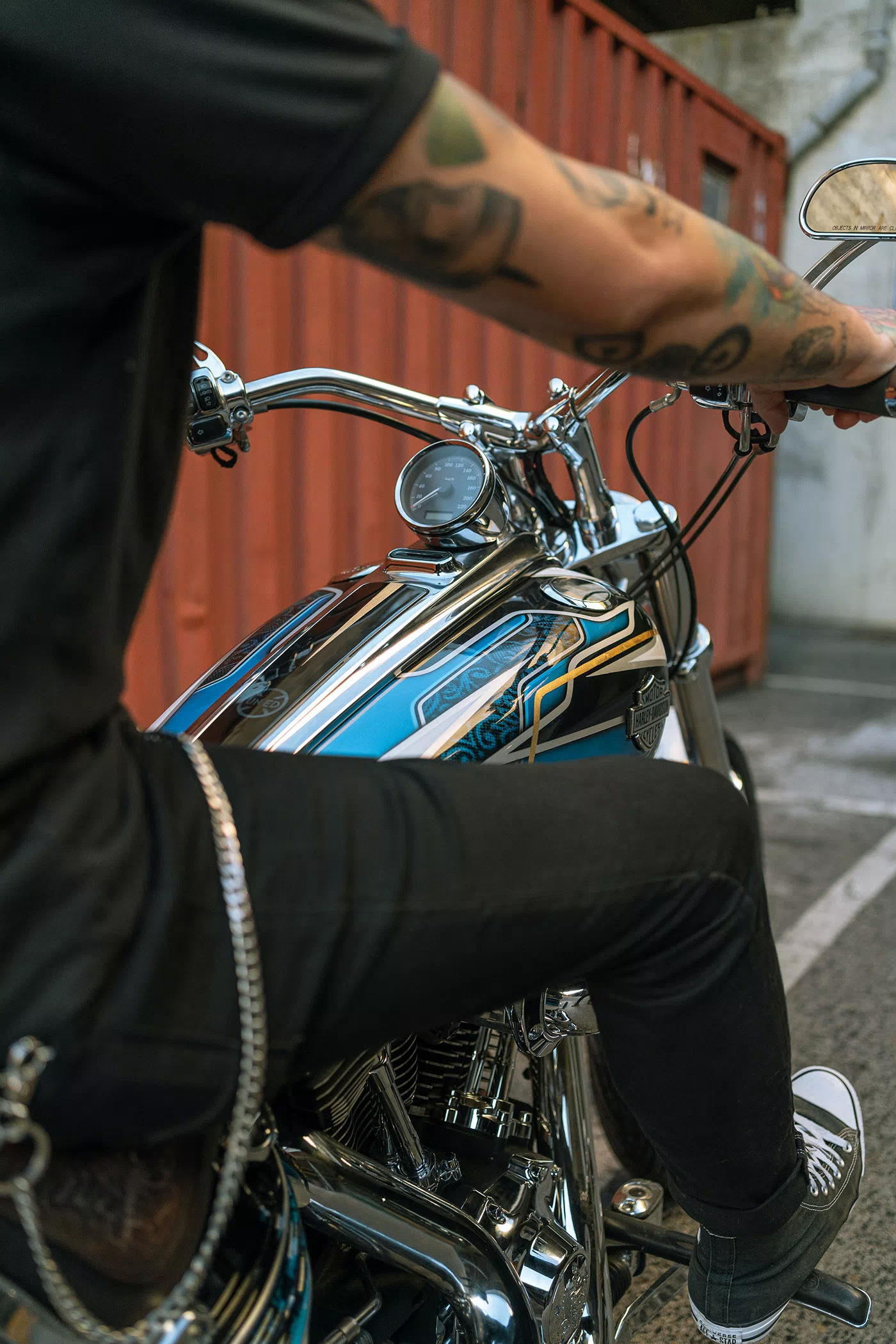 Unik-Motorcycles-Harley-Davidson-Rocker-DEEP-BLUE-018